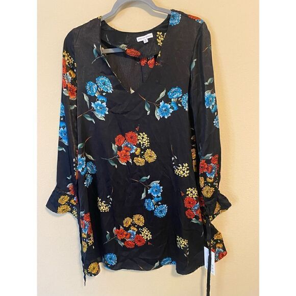 Small spirit of grace dress - Picture 1 of 7